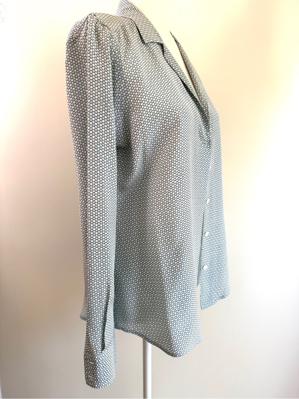 Equipment Femme 100% Silk Honeycomb Print Blouse | Size S - Picture 5 of 11